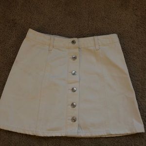 F21 White Front Buttoned Skirt